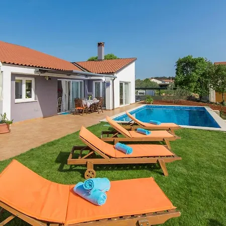 Modern Di Rovigno With Pool, Hot Tub And Sea View * Rovinjsko Selo