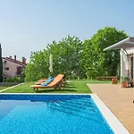 וילה Modern Di Rovigno With Pool, Hot Tub And Sea View רובינייסקו סלו