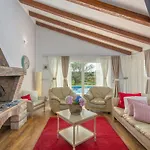 Modern Di Rovigno With Pool, Hot Tub And Sea View