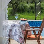 וילה Modern Di Rovigno With Pool, Hot Tub And Sea View