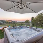 Modern Di Rovigno With Pool, Hot Tub And Sea View