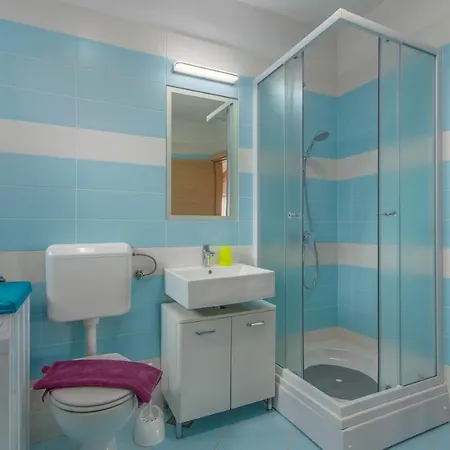 Modern Di Rovigno With Pool, Hot Tub And Sea View Vila *