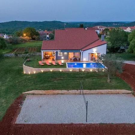 Vila Modern Di Rovigno With Pool, Hot Tub And Sea View *