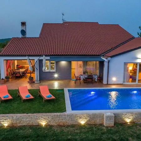 Modern Di Rovigno With Pool, Hot Tub And Sea View * Rovinjsko Selo