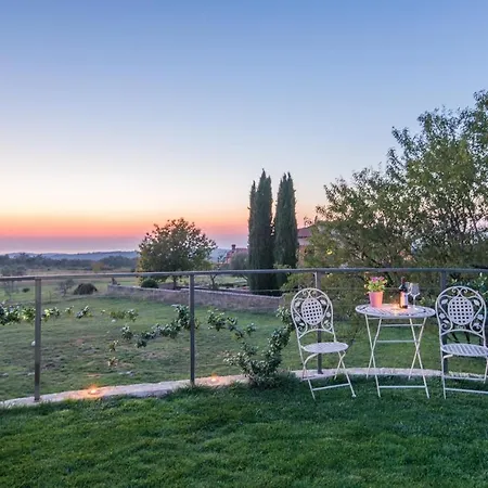 Modern Di Rovigno With Pool, Hot Tub And Sea View * Rovinjsko Selo