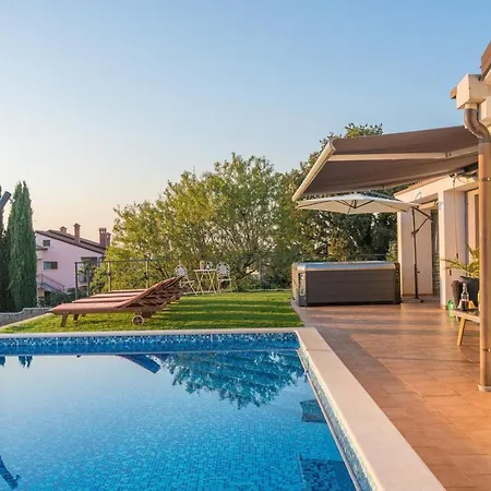 Modern Di Rovigno With Pool, Hot Tub And Sea View Rovinjsko Selo